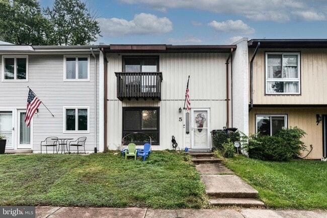 property at 5 Simeon Ln