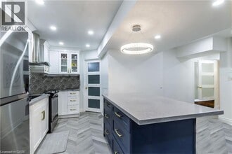 252 Thorner Dr in Hamilton, ON - Building Photo - Building Photo