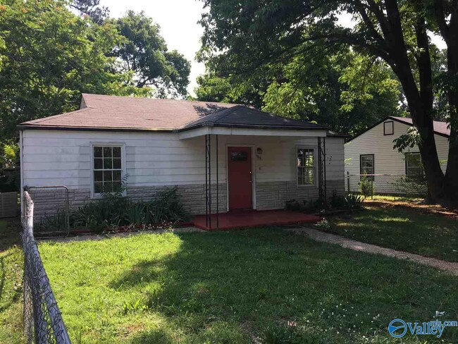 property at 1020 Fairway Dr NW