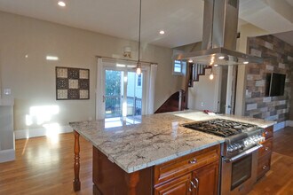 108 Walnut St in Newton, MA - Foto de edificio - Building Photo