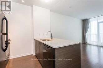 70-2970 Forest Manor Rd in Toronto, ON - Building Photo - Building Photo