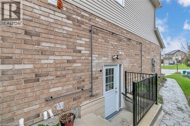 916 Magdalena Ct in Kitchener, ON - Building Photo - Building Photo