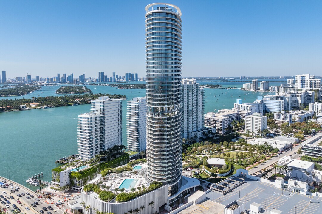 Five Park in Miami Beach, FL - Building Photo