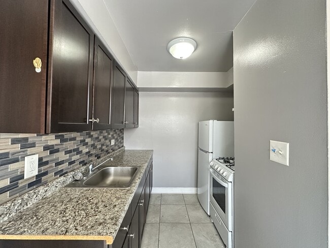 9610 Ivanhoe Ave in Schiller Park, IL - Building Photo - Building Photo