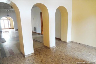 3750 Sheridan Ave-Unit -3750 in Miami Beach, FL - Foto de edificio - Building Photo