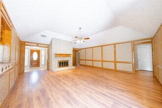 9107 Pine Stream Ct in Houston, TX - Building Photo - Building Photo