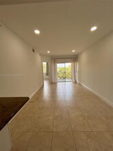 2020 Greenview Shores Blvd in Wellington, FL - Foto de edificio - Building Photo