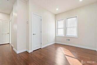 824 George St in Plainfield, NJ - Building Photo - Building Photo