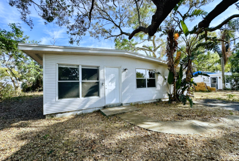 7111 Onyx Dr N in St. Petersburg, FL - Building Photo