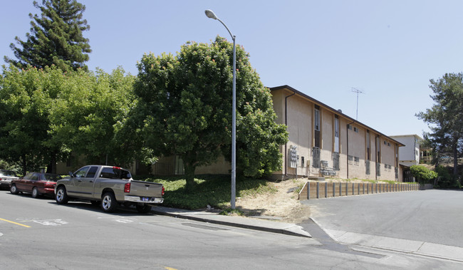 Fleming Ave East Apartments in Vallejo, CA - Building Photo - Building Photo