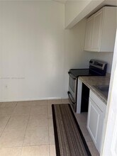 6390 Rodman St in Hollywood, FL - Building Photo - Building Photo