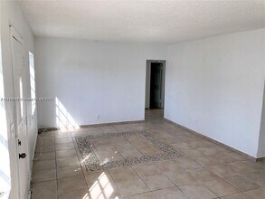 4351 SW 24th St in West Park, FL - Building Photo - Building Photo