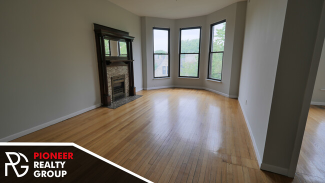 635 W Oakdale Ave, Unit 627-3