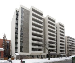 Somerset Place in Ottawa, ON - Building Photo