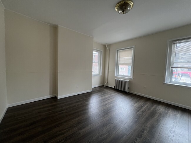211 Harrison Ave, Unit 2