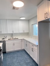 8453 Hazeltine Ave in Los Angeles, CA - Building Photo - Building Photo