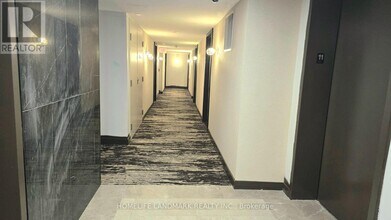 125-1125 Village Green Square in Toronto, ON - Building Photo - Building Photo