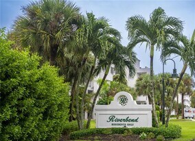 184 NE Edgewater Dr in Stuart, FL - Building Photo