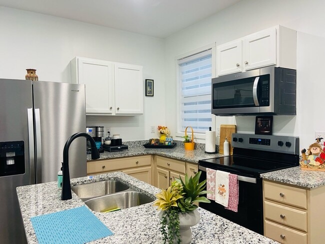 900 Adams Rd, Unit A in Williamsburg, VA - Building Photo - Building Photo