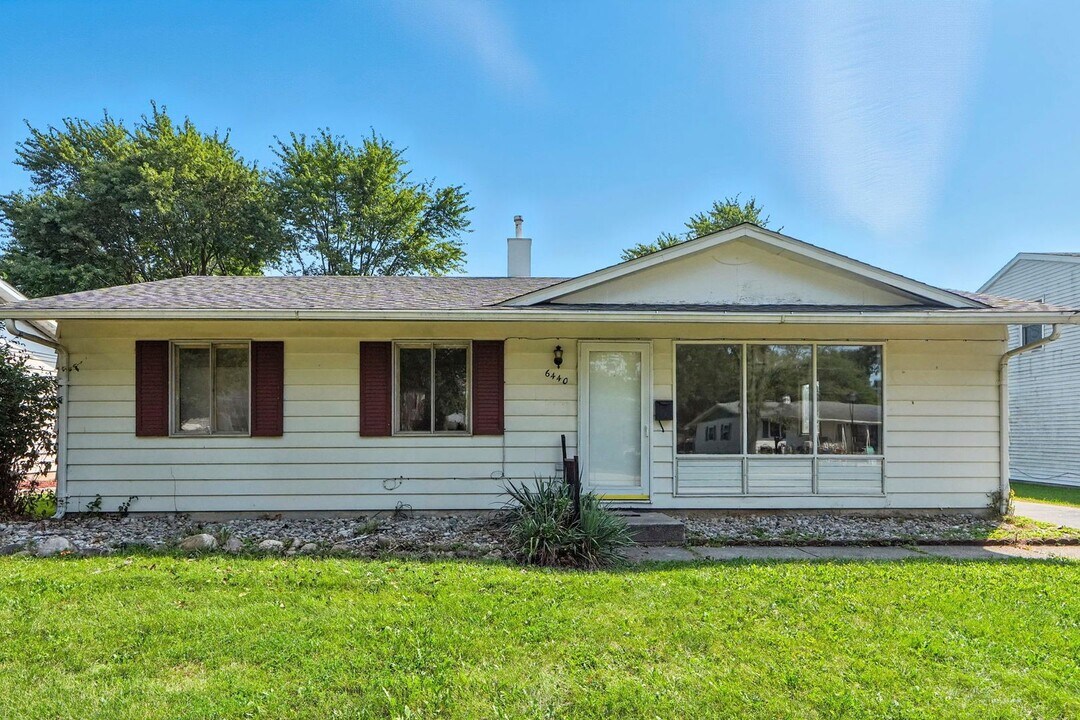 6440 Azalea Dr in Fort Wayne, IN - Building Photo