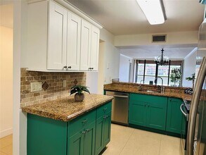 6423 Coral Lake Dr in Margate, FL - Building Photo - Building Photo