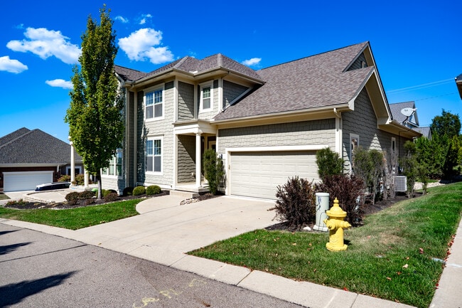 208 Pointe Oakwood Way in Dayton, OH - Building Photo - Building Photo