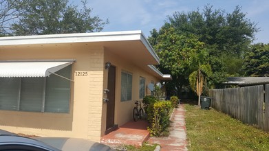 12125 NE 11th Ct in Miami, FL - Building Photo - Building Photo