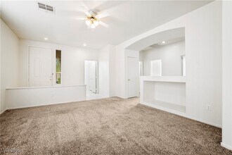 413 Magnolia Arbor St in Las Vegas, NV - Building Photo - Building Photo