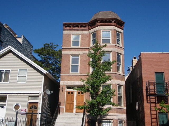 property at 1227 N Cleaver St