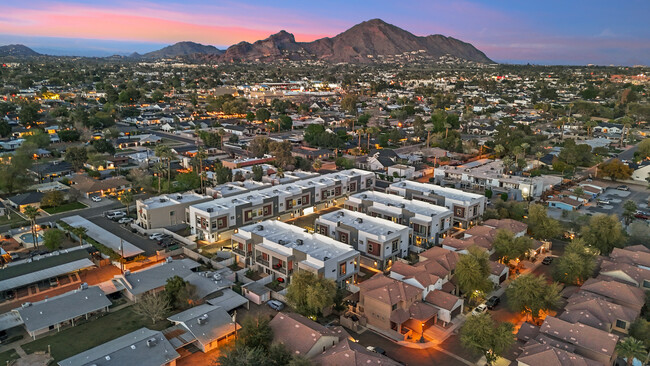 Arcadia 24 in Phoenix, AZ - Building Photo - Building Photo