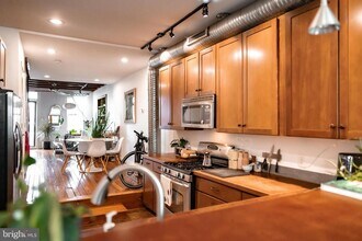 221 E Heath St in Baltimore, MD - Building Photo - Building Photo