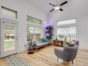 1415 Homespun Rd in Austin, TX - Building Photo - Building Photo