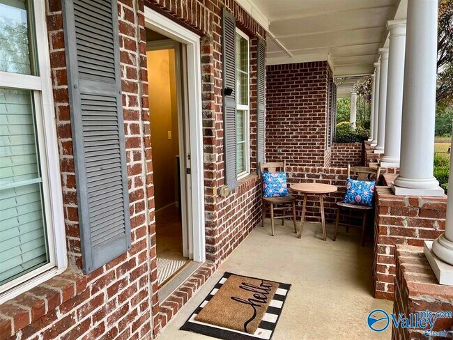 5 Atherton Cir SW in Huntsville, AL - Building Photo - Building Photo