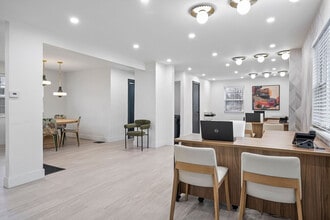 Townhomes at Bexley in Columbus, OH - Building Photo - Building Photo