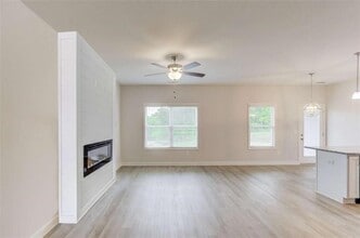 6396 Pine St in Lula, GA - Building Photo - Building Photo