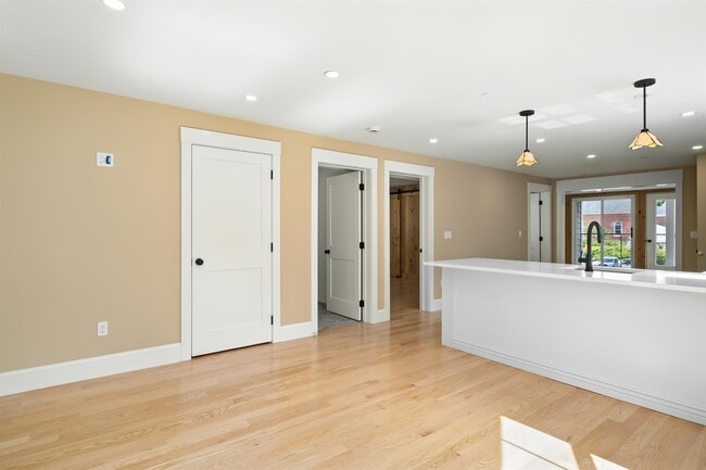 8 Water St in Meredith, NH - Building Photo - Building Photo