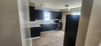 16329 S Lotus Dr in Cleveland, OH - Building Photo