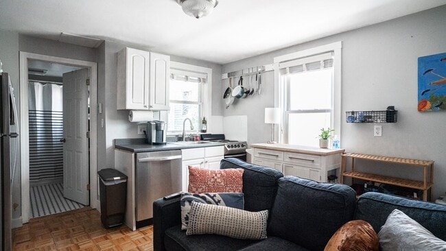 87 School St, Unit 1