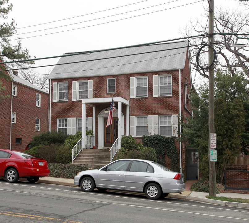 Rhodes Street Apartments in Arlington, VA - Building Photo