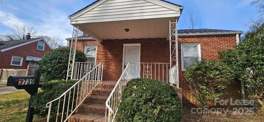 3739 McMillan St in Charlotte, NC - Building Photo