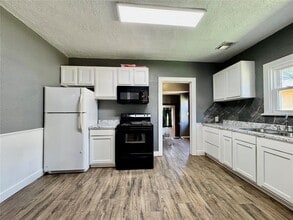 609 N Caddo St in Weatherford, OK - Building Photo - Building Photo