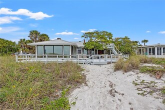 2823 Gulf of Mexico Dr in Longboat Key, FL - Foto de edificio - Building Photo