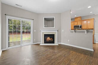 710 Mardonie Reach Ln in Cary, NC - Building Photo - Building Photo