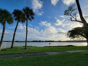 20840 San Simeon Way-Unit -107 in Miami, FL - Building Photo - Building Photo