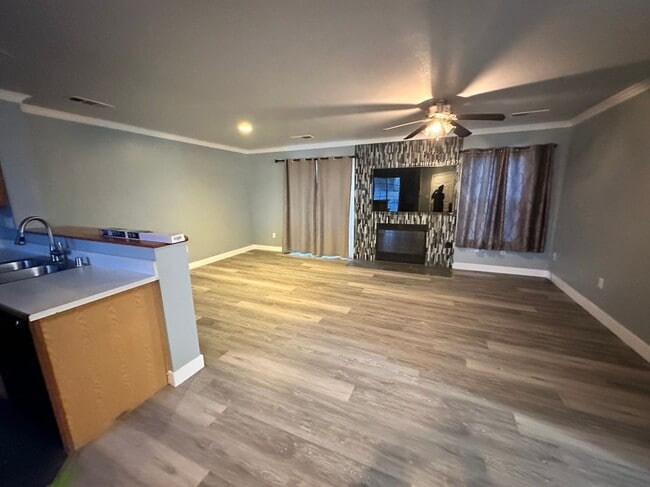 1020 Sandpiper Way in Atwater, CA - Building Photo - Building Photo