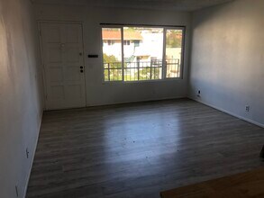 6453 Kanan Dume Rd, Unit B in Malibu, CA - Foto de edificio - Building Photo