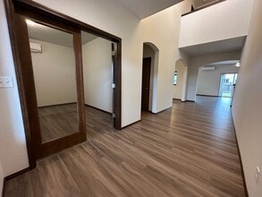 2104 W Sunnyview Ln in Ellensburg, WA - Building Photo - Building Photo