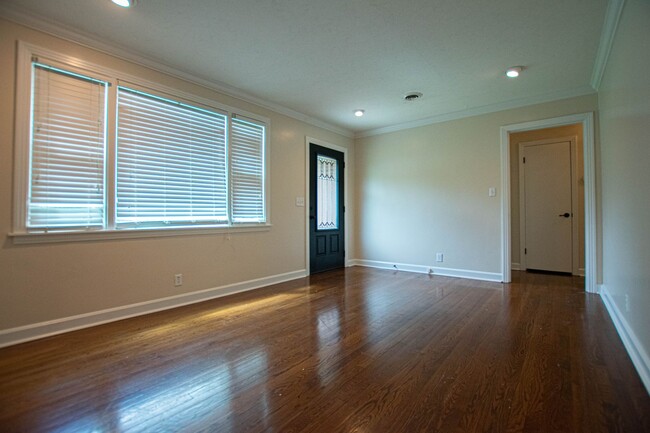 1715 Valley Rd in Clarksville, TN - Building Photo - Building Photo