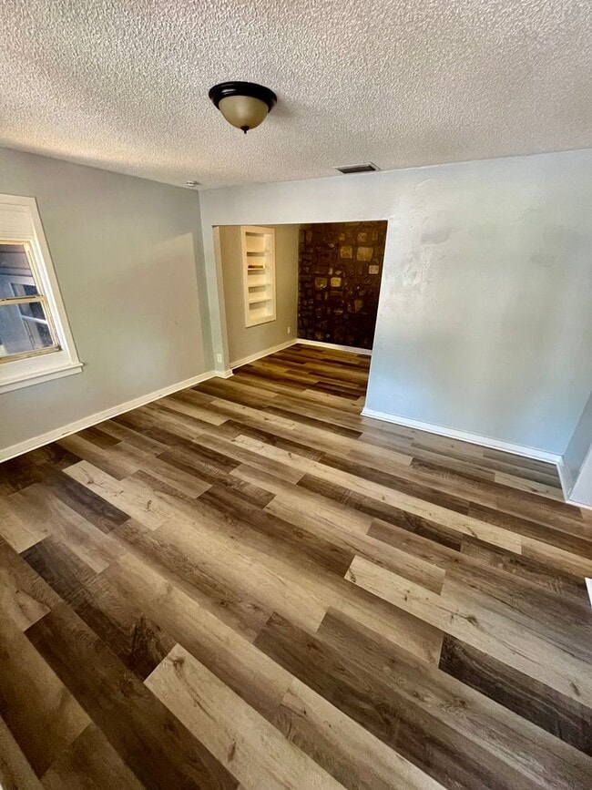 property at 2135 King Ave