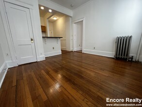 112 Queensberry St, Unit 5 in Boston, MA - Foto de edificio - Building Photo
